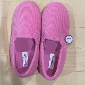 New Foamthreads corduroy pink slippers girl Sz 13